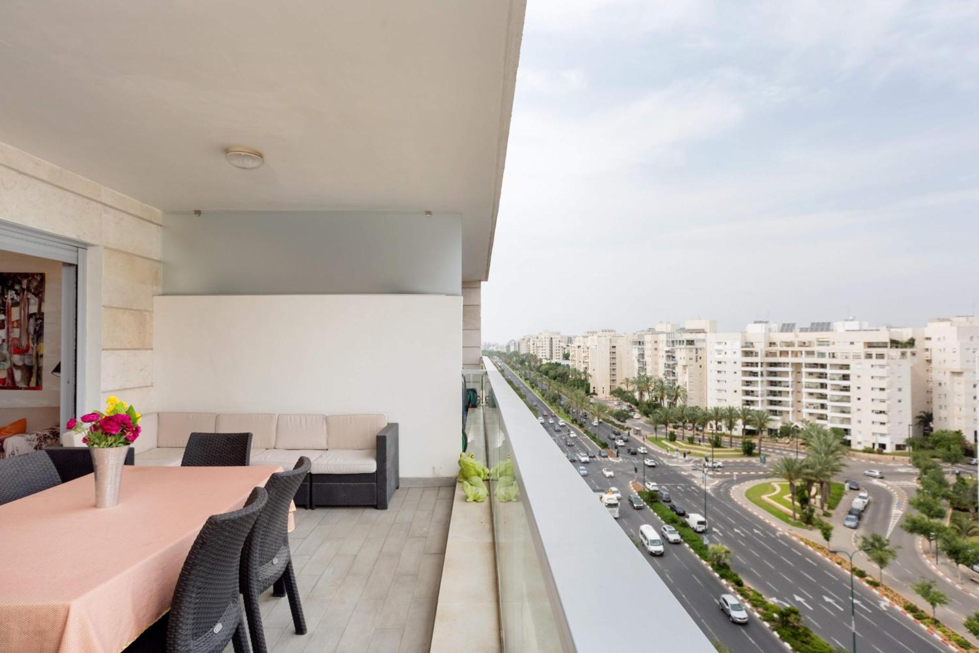 Urban Gem With Outdoor Lounge By Sea N' Rent Daire Tel Aviv Dış mekan fotoğraf